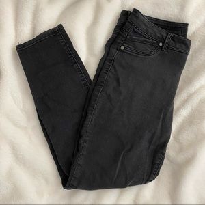 1822 Denim Black Skinny Jeans